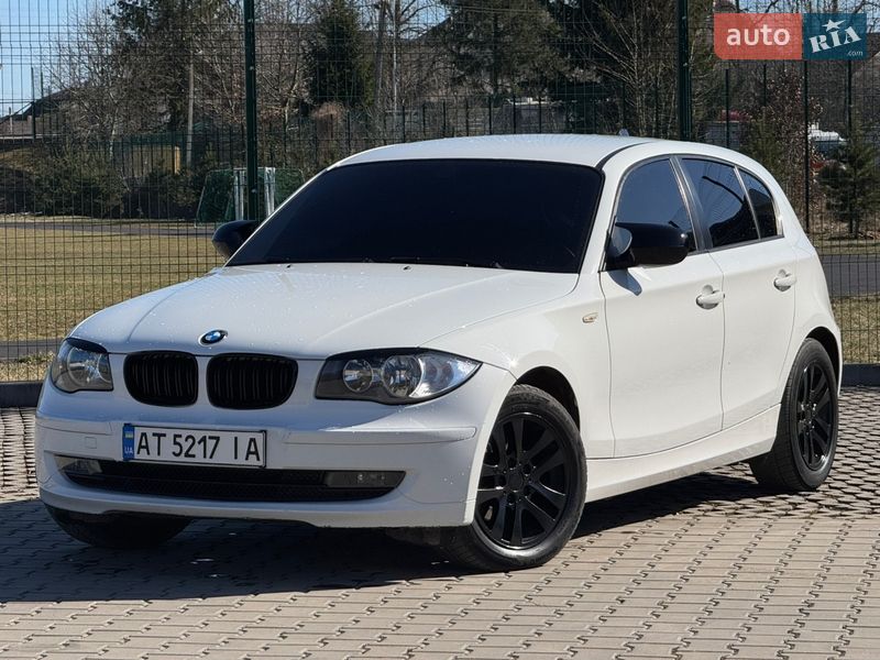 Хэтчбек BMW 1 Series 2009 в Ивано-Франковске