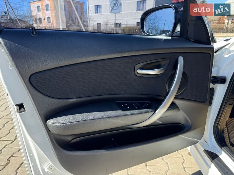 Хэтчбек BMW 1 Series 2009 в Ивано-Франковске