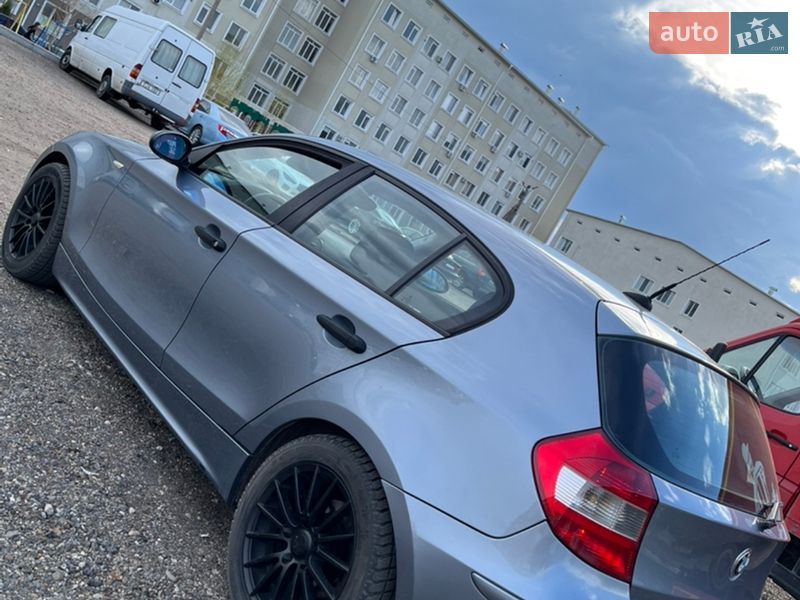 Хэтчбек BMW 1 Series 2006 в Одессе