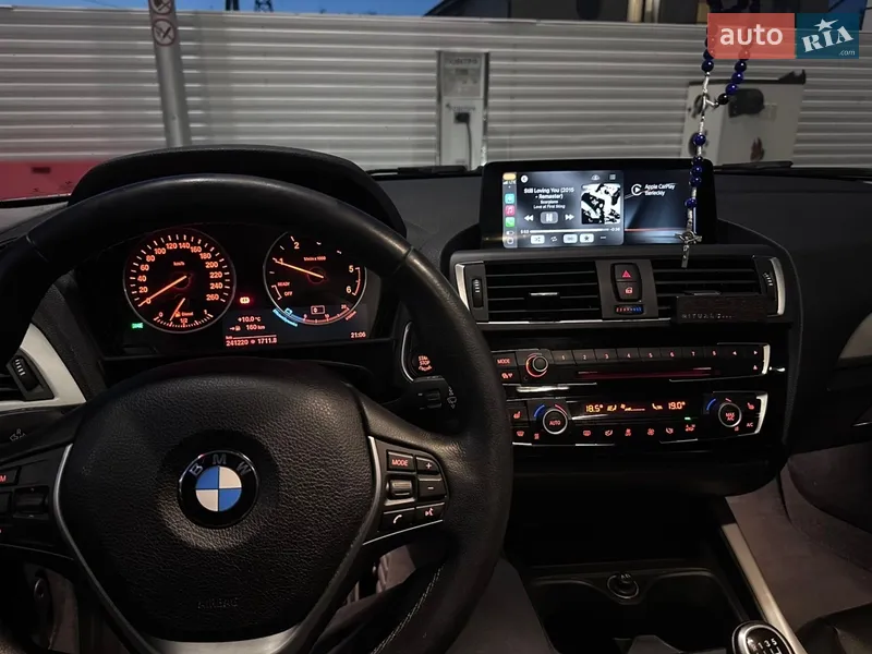 BMW 1 Series 2016 VIN WBA1V51030V721513 фото оголошення 9 з 48