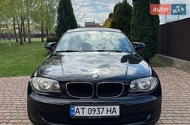 Хэтчбек BMW 1 Series 2010 в Городенке