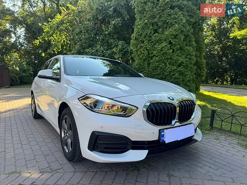 BMW 1 Series 2021
