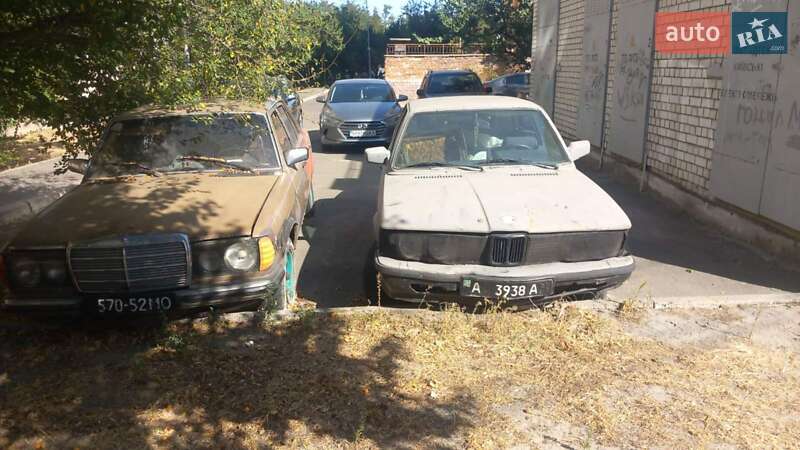 Седан BMW 1800 1974 в 