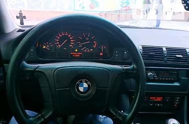 Седан BMW 2 Series 2000 в Сумах