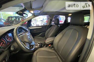 Хетчбек BMW 2 Series 2015 в 