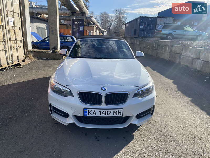 Кабриолет BMW 2 Series 2016 в Киеве фото 9 Кабриолет BMW 2 Series 2016 в Киеве