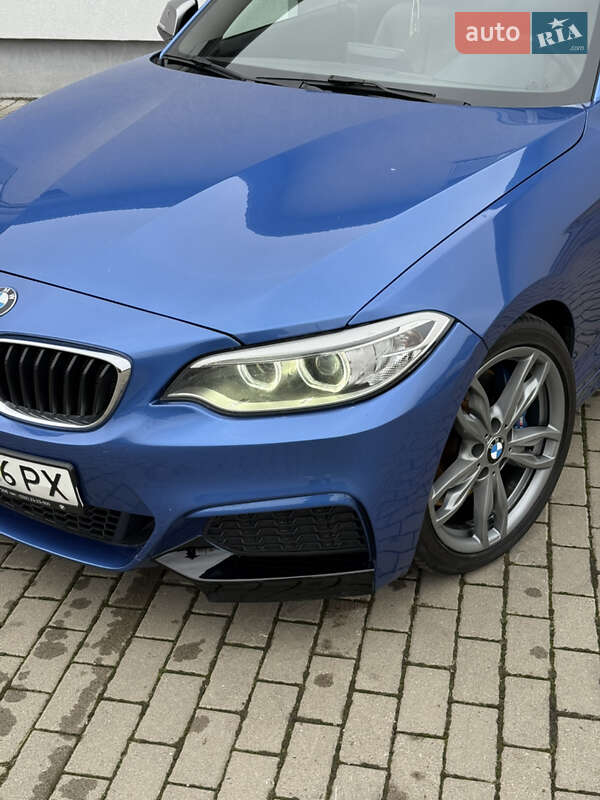 Кабриолет BMW 2 Series 2015 в Ужгороде