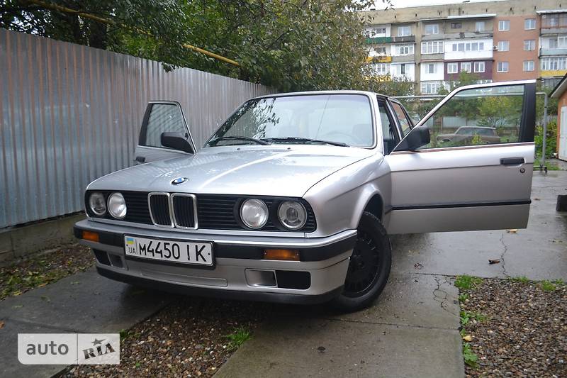 Седан BMW 3 Series 1985 в Виноградове
