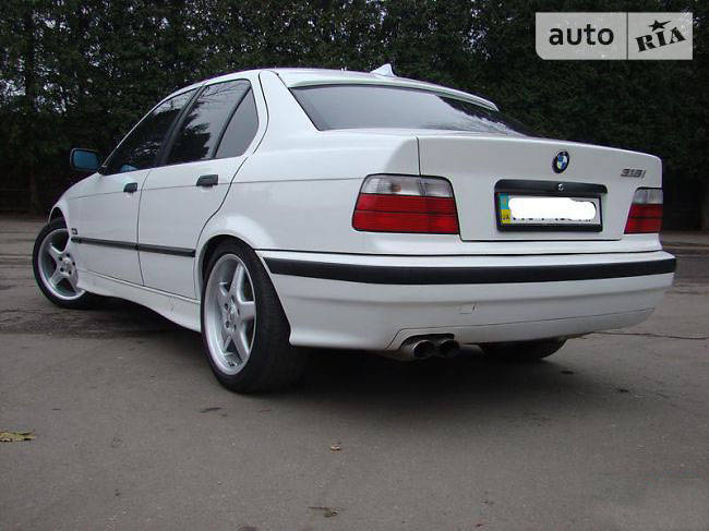 Седан BMW 3 Series 1995 в Ужгороде