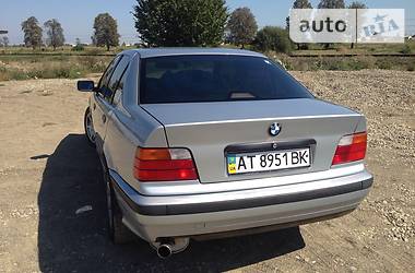 Седан BMW 3 Series 1996 в Надворной