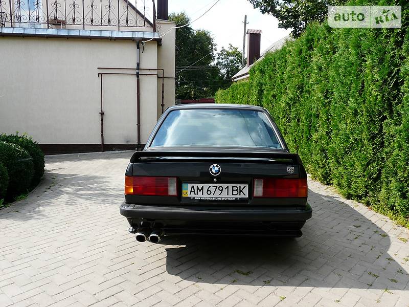 Седан BMW 3 Series 1986 в Житомире