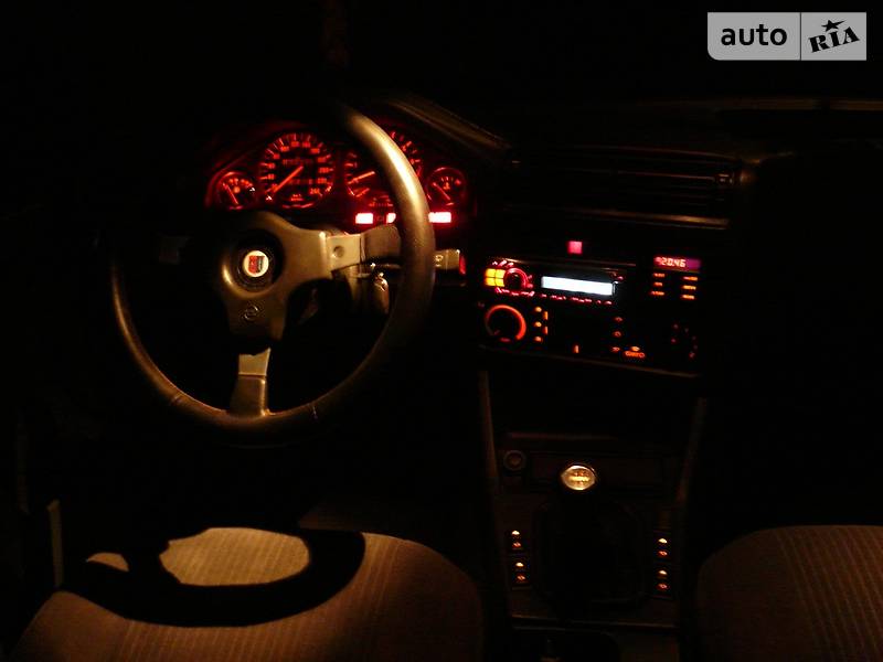 Седан BMW 3 Series 1986 в Житомире