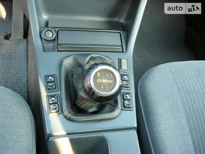 Седан BMW 3 Series 1986 в Житомире