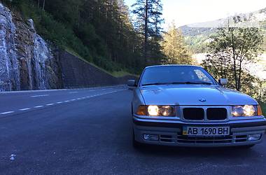 Купе BMW 3 Series 1992 в Киеве