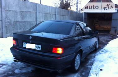 Седан BMW 3 Series 1994 в Каменском