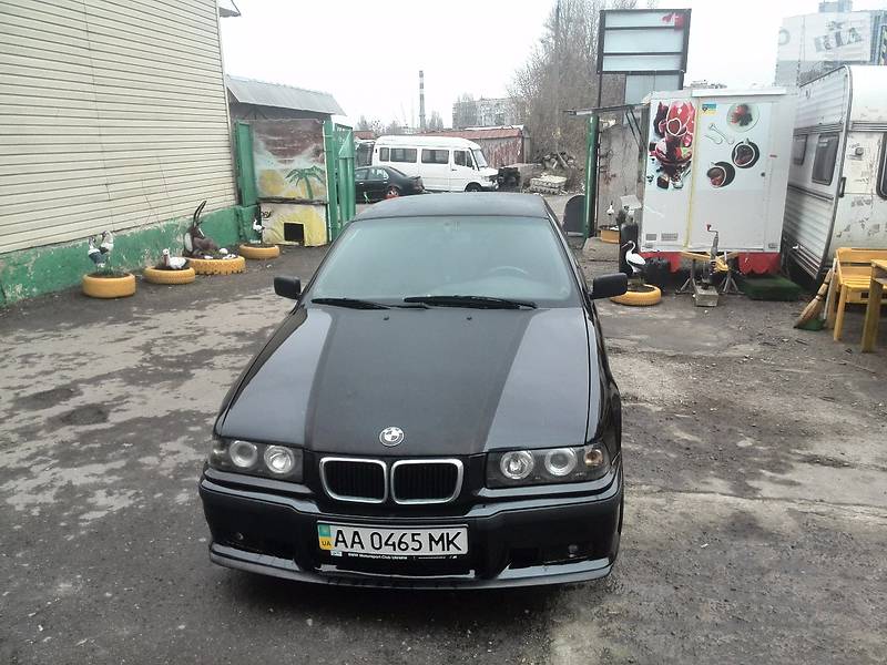 Седан BMW 3 Series 1998 в Киеве