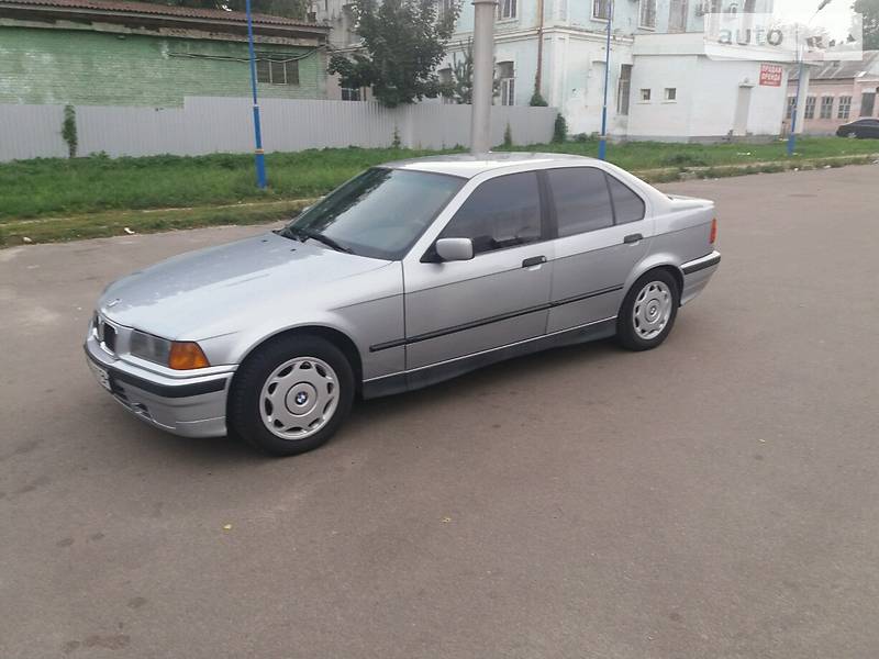 Седан BMW 3 Series 1993 в Житомире