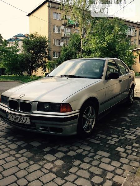 Седан BMW 3 Series 1994 в Ивано-Франковске