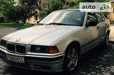 Седан BMW 3 Series 1994 в Івано-Франківську