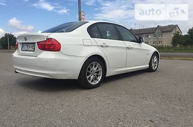 Седан BMW 3 Series 2010 в Дубно