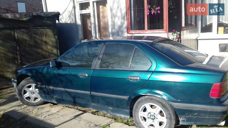 Седан BMW 3 Series 1994 в Львове