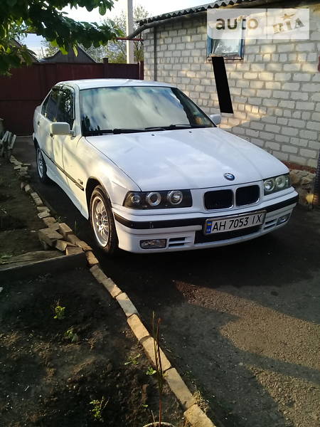 Седан BMW 3 Series 1995 в Константиновке