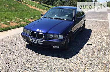 Седан BMW 3 Series 1998 в Днепре