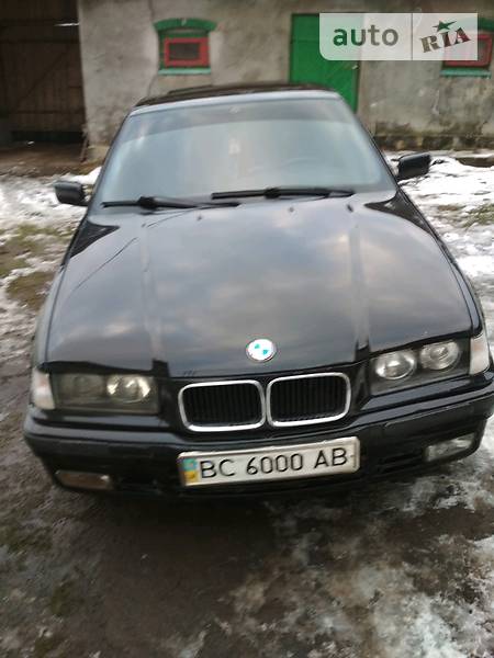 Седан BMW 3 Series 1993 в Золочеве