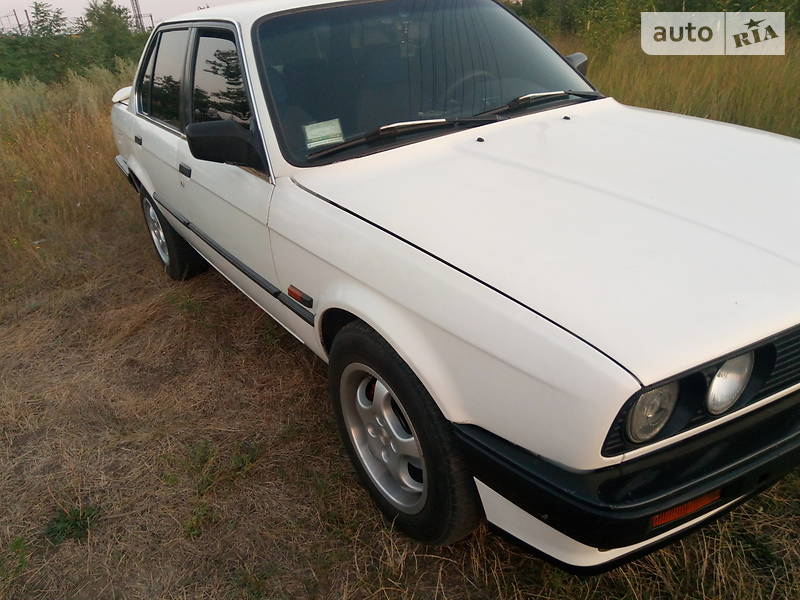 Седан BMW 3 Series 1990 в Чорноморську