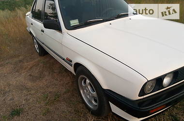 Седан BMW 3 Series 1990 в Черноморске