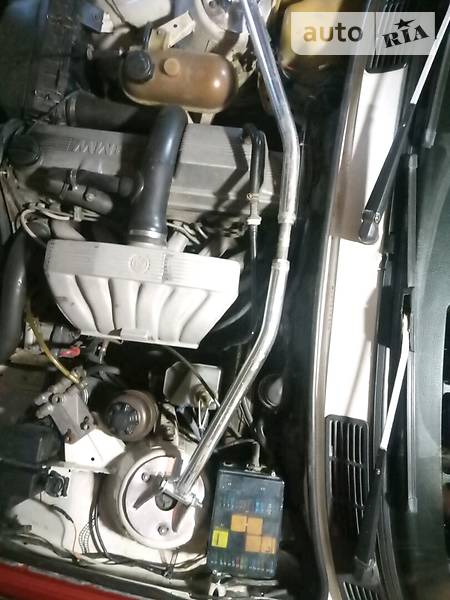 Седан BMW 3 Series 1990 в Чорноморську