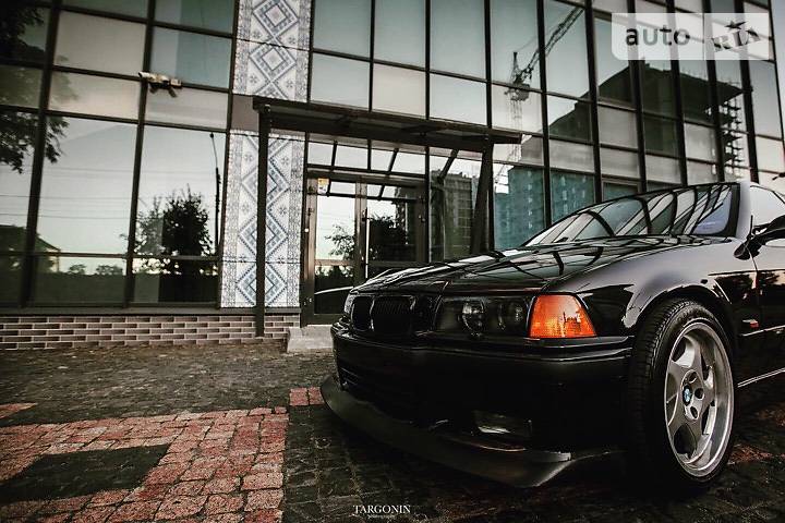 Седан BMW 3 Series 1991 в Ивано-Франковске