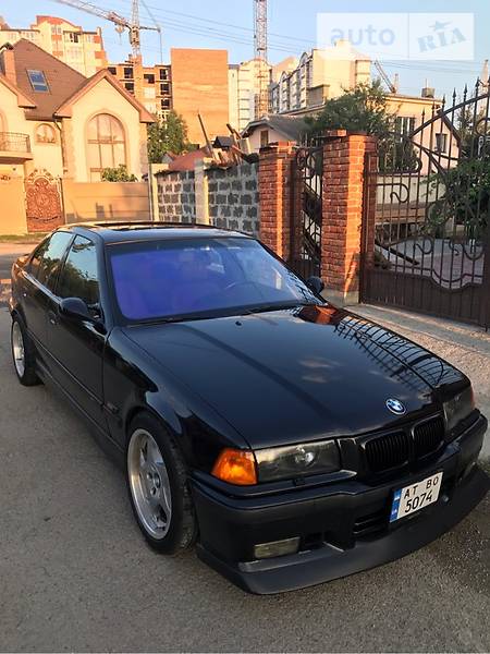 Седан BMW 3 Series 1991 в Ивано-Франковске