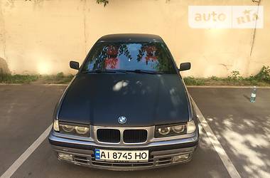 Седан BMW 3 Series 1993 в Киеве