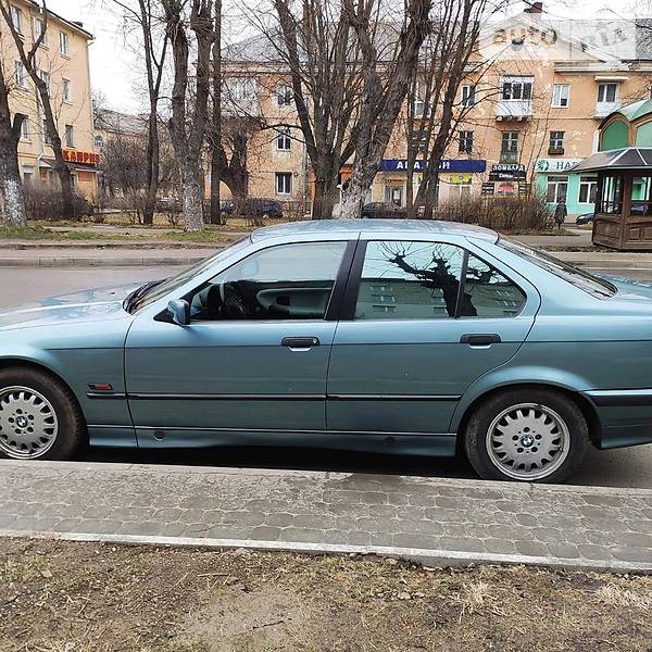 Седан BMW 3 Series 1996 в Трускавці