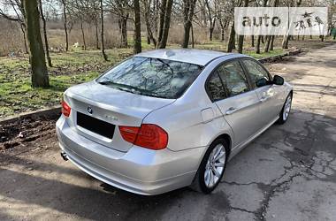 Седан BMW 3 Series 2011 в 