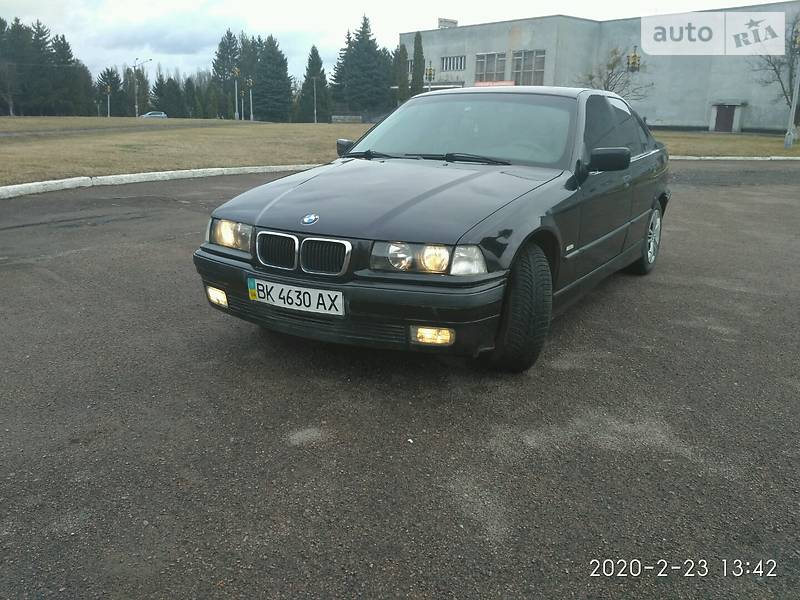 Седан BMW 3 Series 1998 в Рівному