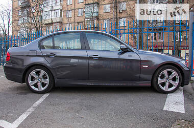 Седан BMW 3 Series 2005 в  фото 4 Седан BMW 3 Series 2005 в