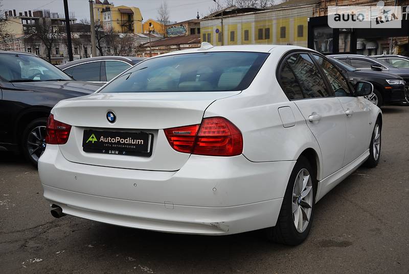 Седан BMW 3 Series 2010 в Києві