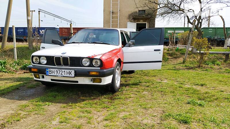 Седан BMW 3 Series 1990 в Чорноморську