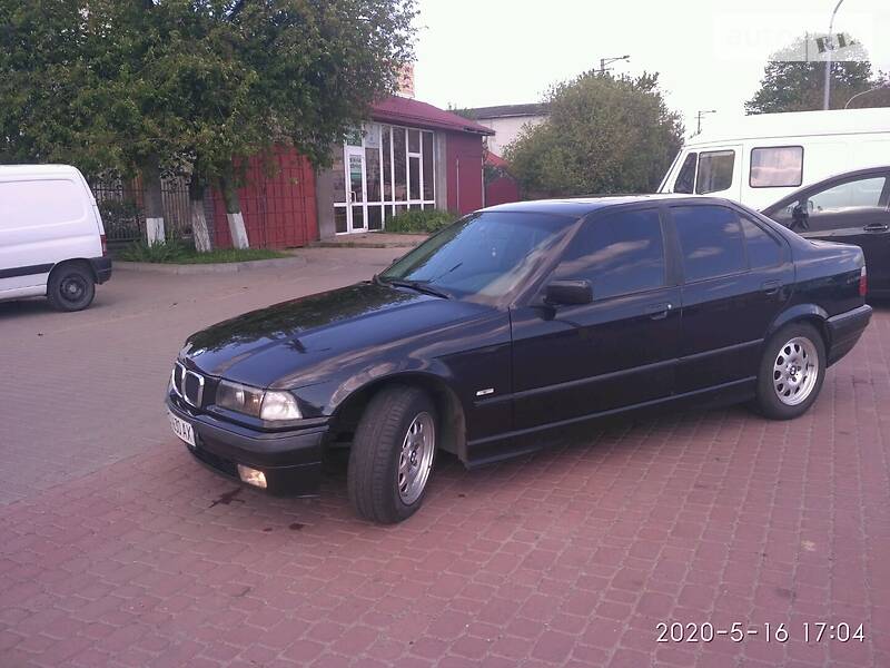 Седан BMW 3 Series 1998 в Рівному