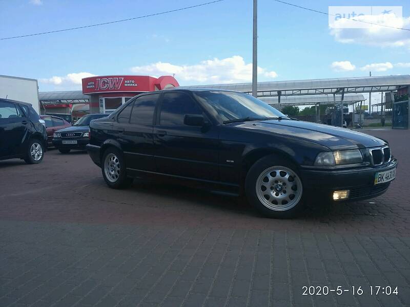 Седан BMW 3 Series 1998 в Рівному