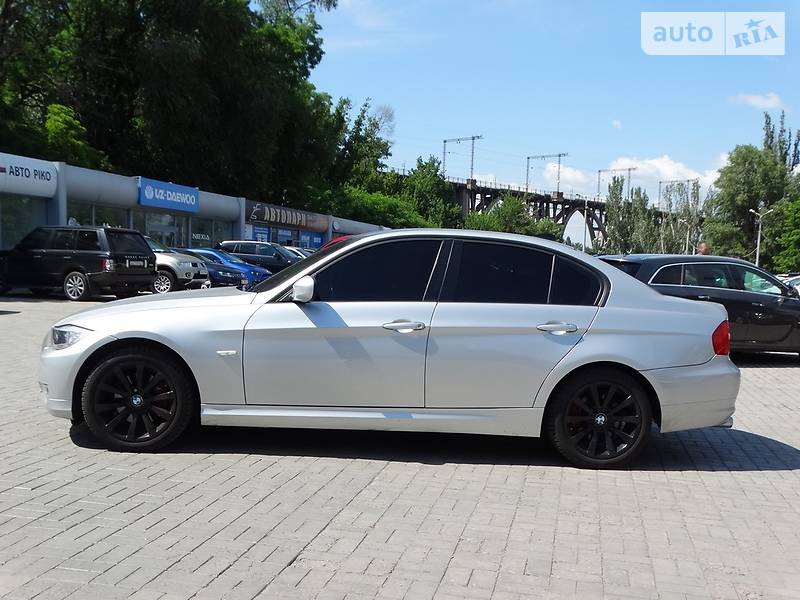 Седан BMW 3 Series 2010 в Дніпрі