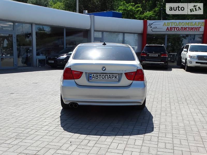 Седан BMW 3 Series 2010 в Дніпрі