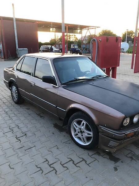 Седан BMW 3 Series 1986 в Черновцах