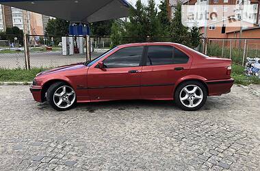 Седан BMW 3 Series 1992 в Чорткові