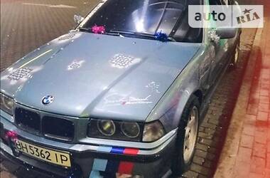 Седан BMW 3 Series 1995 в Измаиле