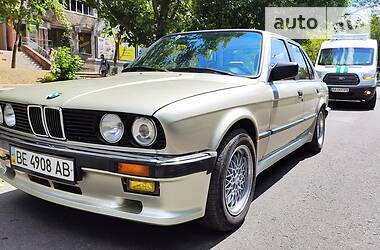 Седан BMW 3 Series 1984 в Николаеве