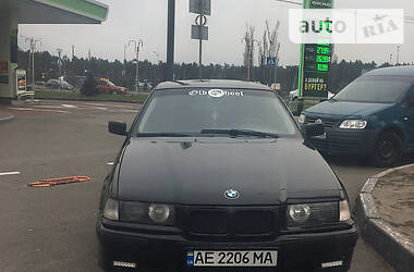 Седан BMW 3 Series 1991 в Днепре