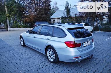 Седан BMW 3 Series 2013 в Чернівцях